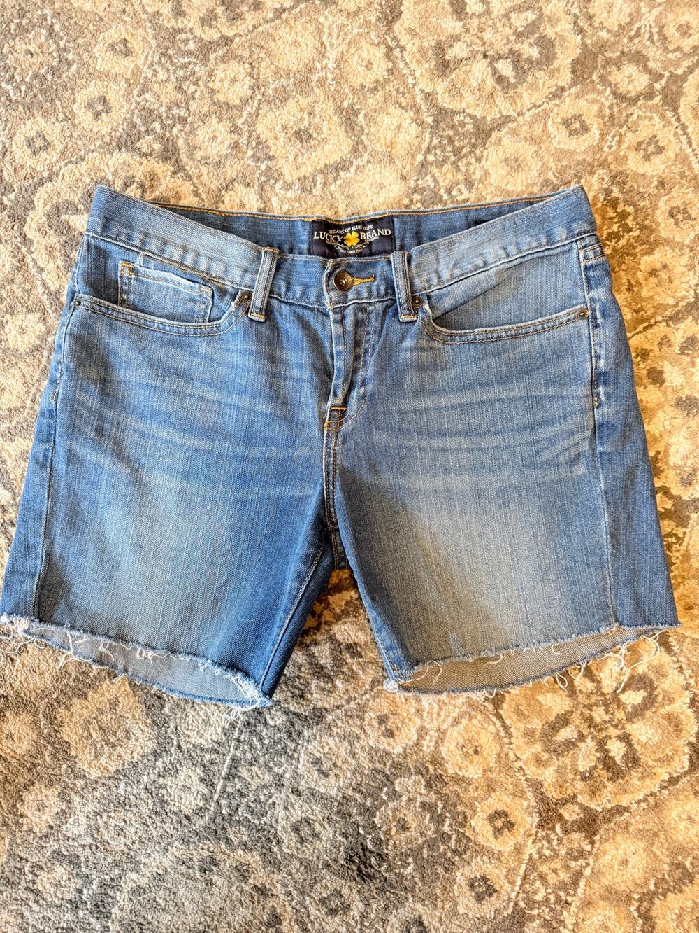 Lucky Brand Abbey Bermuda Cutoff Denim Shorts Women’s 8/29 Medium Wash Stretch